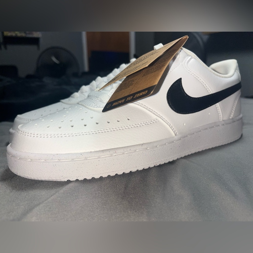 SIZE 10 NIKE